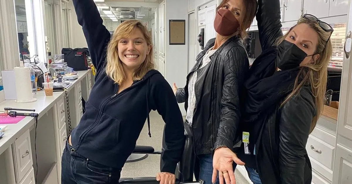 Elizabeth Olsen ฉลองปิดกล้องการถ่ายทำ Doctor Strange in the Multiverse of Madness