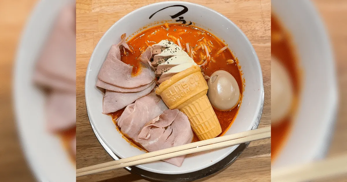 ราเมนเกิดใหม่ !? ร้านขายราเมนใส่ไอศกรีมโคนลงชามเพิ่มความหวานปนเผ็ด