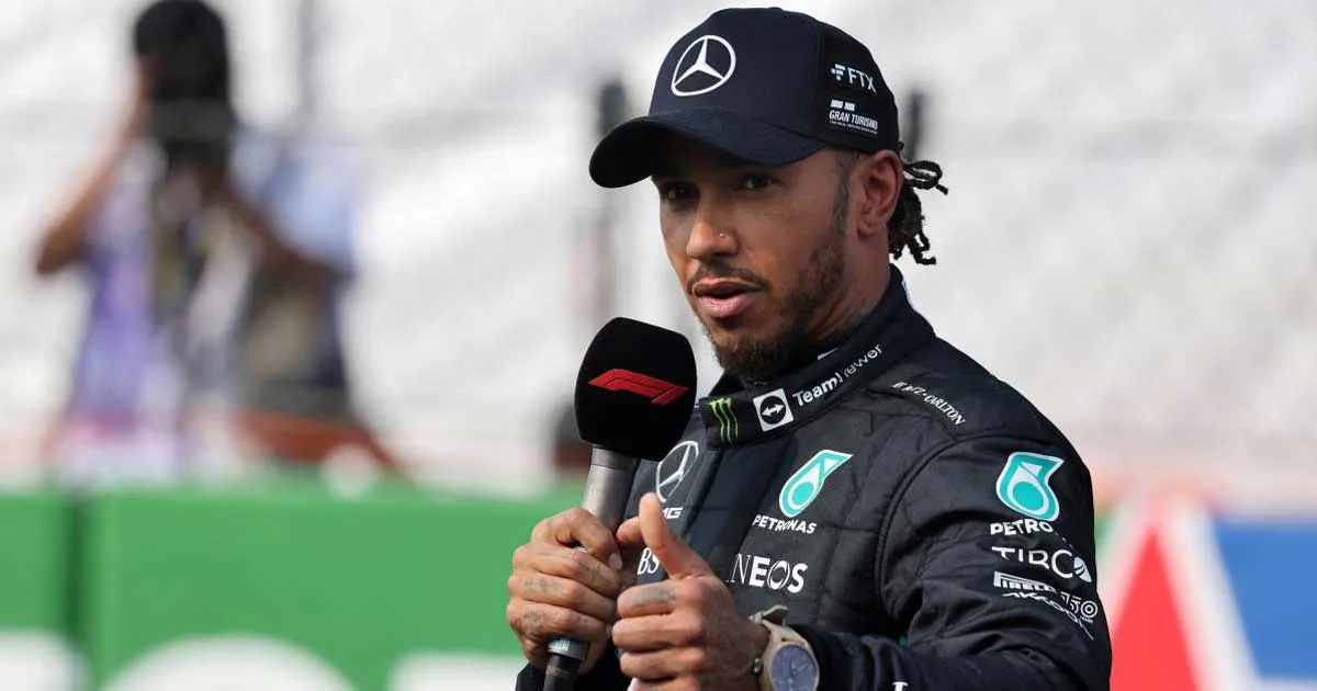 Lewis Hamilton ตำนานนักแข่งฟอร์มูล่าวันเผย การถูกบุลลี่ในโรงเรียนเป็นเรื่องสะเทือนใจที่สุดในชีวิต