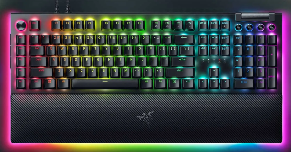 ยลโฉมคีย์บอร์ด Blackwidow V4 Pro จาก Razer ใหญ่จุใจพร้อมลูกเล่นเต็มสูบ