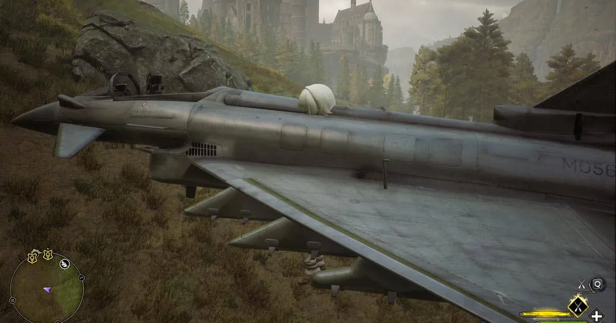 นักม็อดมือดีเปลี่ยนไม้กวาดในเกม Hogwarts Legacy ให้เป็นเครื่องบินรบ