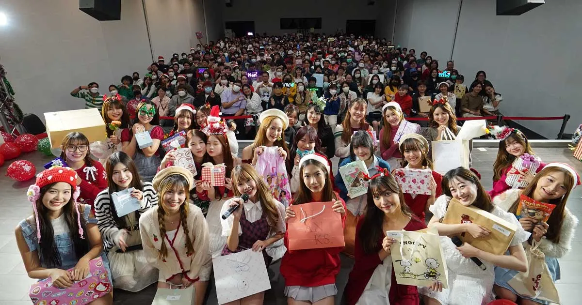 เก็บตกคริสต์มาสปาร์ตี้ ซานตี้ดีต่อใจ! BNK48 – CGM48 ส่งท้ายปีพร้อมโชว์สุดประทับใจอำลา “มิโอริ โอคุโบะ” จบการศึกษา