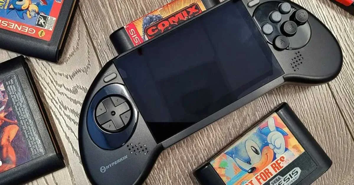 Hyperkin เปิดตัวเครื่องเล่น Sega Genesis ฉบับพกพาที่เสียบตลับเกมเก่าเล่น แถมต่อทีวีได้