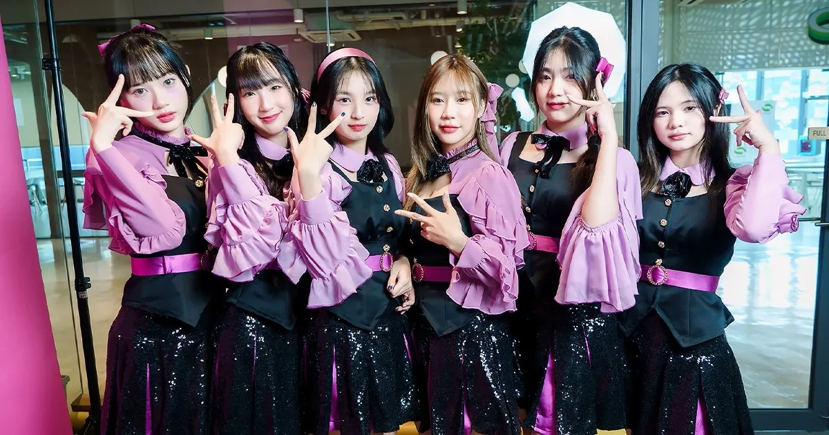 ประมวลภาพไลฟ์ BNK48 บุก OS แนะนำ “แล้ว… ต้องทำยังไงล่ะ?”