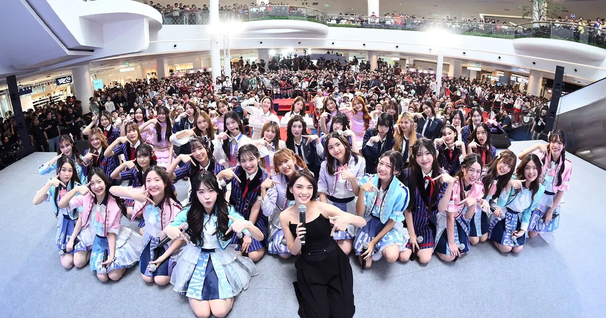 BNK48 ฉลอง 7 ปี หยิบ 365 วันกับเครื่องบินกระดาษ ทำใหม่เวอร์ชั่น 2024