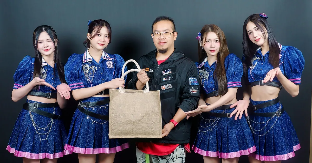 BNK48 เยือนออฟฟิศ Online Station สวัสดีปีใหม่ทีมงานและแฟนๆ