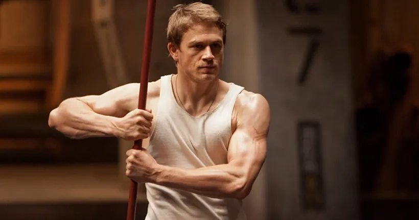 Charlie Hunnam ไม่ได้ร่วมแสดงใน Pacific Rim Uprising เพราะค่ายหนังเริ่มการถ่ายทำเร็วเกิน