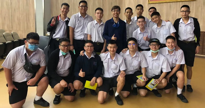 ลุงพีลุยสร้างแรงบันดาลใจในการบรรยายพิเศษ SK140 ก้าวแห่งฝัน มุ่งสู่วันสำเร็จ
