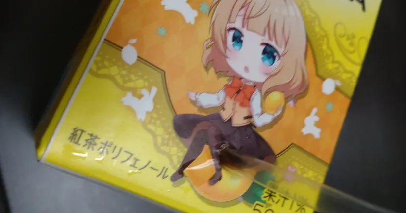 ดราม่าเกิด.. กับวิธีดื่มชามะนาวกล่องดีไซน์สาวๆ จาก Gochiusa โดยเหล่าโอตาคุ