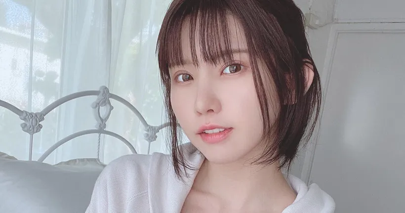 ไม่คอสเพลย์ก็ขายออก! หนังสือรวมภาพถ่ายของ Enako ทำยอดขายเป็นอันดับ 1 ของชาร์ต Oricon!