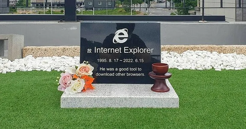 หลุมศพ Internet Explorer โผล่ที่เกาหลี พร้อมป้ายหลุมศพสุดเจ็บ!