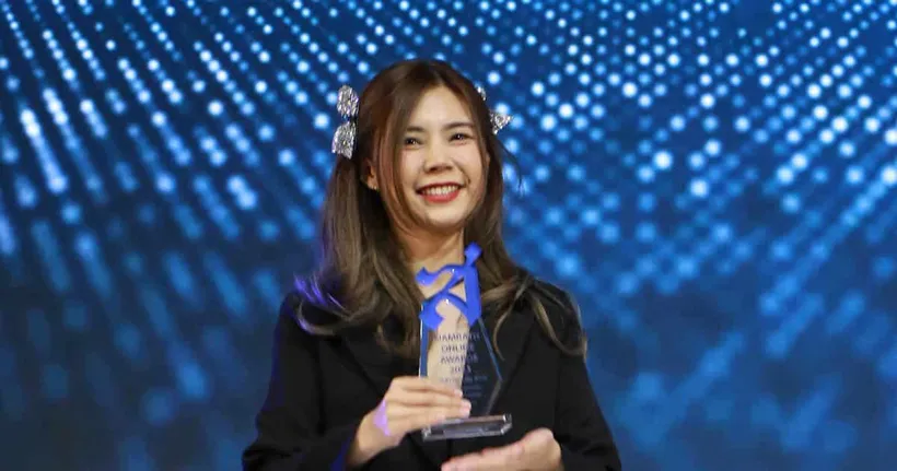 แสดงความยินดีกับ แป้ง zbing z. รับรางวัล "แคสเกมยอดนิยม" ในงาน Siamrath Online Awards 2023