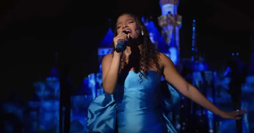 คลิป "Halle Bailey" โชว์พลังเสียงในบทเพลงจาก The Little Mermaid ที่ Disneyland