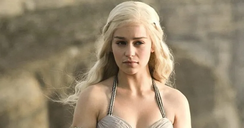 สาวน้อยชื่อ Khaleesi อดไปเที่ยวเพราะออกพาสปอร์ตไม่ได้ อ้างต้องขออนุญาตก่อน