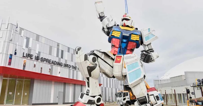 หุ่น Gundum RX-78F00/E ขนาดยักษ์ ในโอซาก้า เสร็จแล้ว แม้จะถูกติงเรื่องท่าโพสต์สุดแปลกก็ตาม!