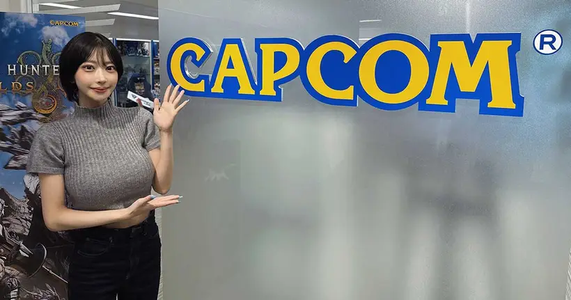 มันใหญ่มาก! เมื่อเลเยอร์สาวโพสต์ภาพอวดถ่ายคู่ป้าย Capcom แต่ชาวเน็ตดันโฟกัสผิดจุด