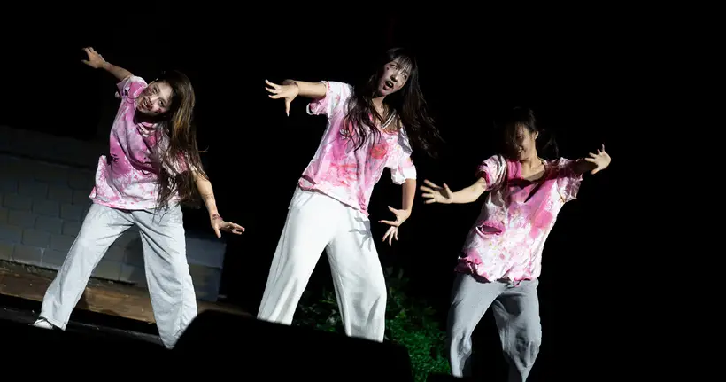 แก๊งตัวตึง BNK48 รุ่น 4 ใครกันนะ! ที่แปลงร่างเป็นซอมบี้สุดหลอนโผล่กลางที่นั่งคนดูละครเวที