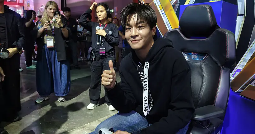 มาร์ช จุฑาวุฒิ เล่นโชว์แมทต์ eFootball ที่บูธ Konami ภายในงาน gamescom asia x Thailand Game Show 2025