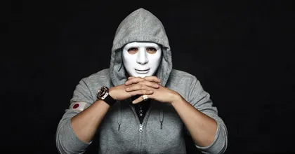 YouTuber ชาวญี่ปุ่นชื่อดังคุณ Raphael ประกาศแต่งงาน