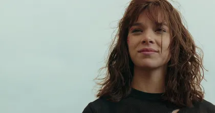 Hailee Steinfeld ปรากฏตัวในกองถ่ายซีรีส์ Hawkeye แล้ว