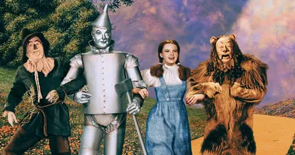 Wizard of Oz ฉบับสร้างใหม่จะได้ผู้กำกับจาก Watchmen ฉบับซีรีส์มาร่วมงาน