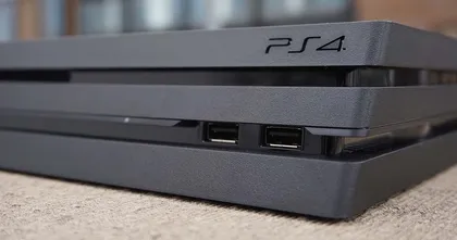 ผู้เล่นจะไม่สามารถเล่น PS4 ทั้งแผ่นและดิจิทัลได้ หากแบตนาฬิกาในเครื่องหมดลง