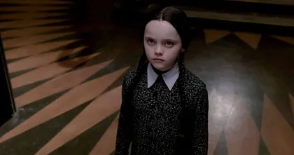 Christina Ricci อาจได้มารับบท Morticia ในซีรีส์ภาคแยกของ Addams Family
