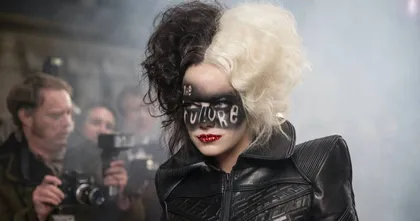 เริ่มต้นด้วยดี Cruella เปิดตัวด้วยมะเขือสดบน Rotten Tomatoes