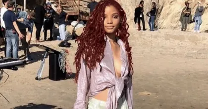 ภาพหลุดจากกองถ่าย The Little Mermaid เผย Halle Bailey ในบท Ariel