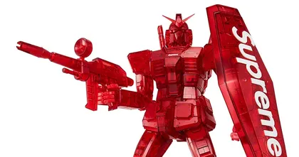 Gundam ประกาศโคลาโบกับแบรนด์แฟชั่นสตรีท Supreme ออกสินค้า Gunpla สีพิเศษ!
