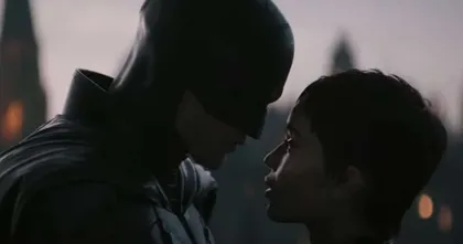 The Batman ปล่อยสปอตตัวใหม่ที่ยังคงเน้นฉากระหว่างมนุษย์ค้างคาวและนางแมว