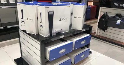 ชาวเน็ตพบ PS5 วางขายในร้านดิวตี้ฟรีสนามบินอาร์เจนติน่า ราคาเฉียด 6 หมื่นบาท