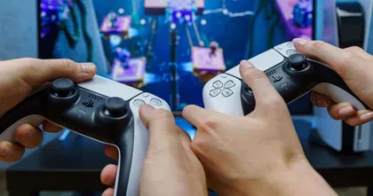หนุ่มฉุนจัดฟ้องภรรยา หลังจับได้ว่าเล่นเกมบน PlayStation กับชายแปลกหน้า