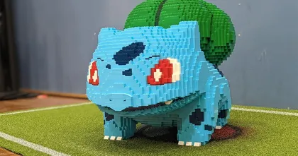 น่าร้าก! แฟน Pokemon ต่อ LEGO ให้เป็น ฟุชิกิดาเนะ ขนาดเท่าตัวจริง!
