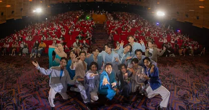 KinnPorsche The Series รวมตัวแก๊งแฟนคลับมาเฟียนับพันและทีมนักแสดงดูตอนจบพร้อมกันบนจอยักษ์