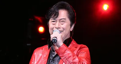 Ichiro Mizuki เพิ่งรับการผ่าตัดมะเร็งปอดแต่ยังฟิตพร้อมจัดงานฉลอง 50 ปีในวงการ