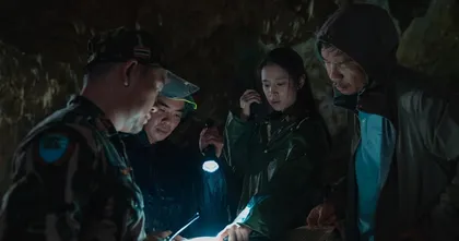 Netflix เผยแรงบันดาลใจเบื้องหลังการสร้างกลุ่มตัวละครสมมติ ในลิมิเต็ดซีรีส์ ถ้ำหลวง: ภารกิจแห่งความหวัง (Thai Cave Rescue)