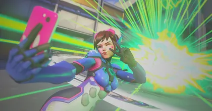 ผู้เล่น D.Va ใน Overwatch 2 ใช้แท่นวาร์ป Symmetra กวาดศัตรูยกทีม