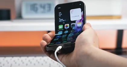 กลุ่มวิศวกรชาวจีนหัวใส ดัดแปลง iPhone ให้กลายเป็นรุ่นพับได้สำเร็จ