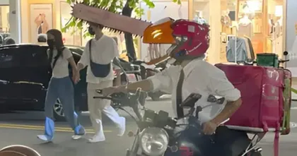 ใจพี่ได้! เมื่อชายนักส่งของชาวไต้หวันแต่งเป็น Chainsaw Man