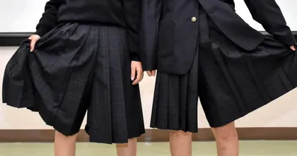 โรงเรียนญี่ปุ่นเป็นที่ฮือฮาหลังเผยชุดนักเรียนแบบใหม่ใส่ขาบาน