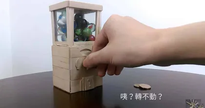 ยูทูบเบอร์ไต้หวัน โชว์งานฝีมือทำตู้กาชาจิ๋ว ด้วยเทคนิคด้านงานไม้
