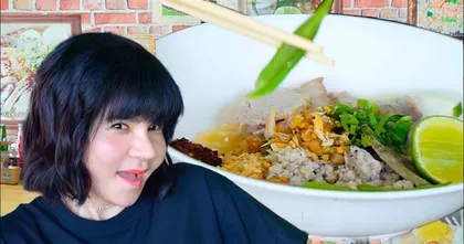 พากินก๋วยเตี๋ยวสุโขทัยใส่ถั่วฝักยาวเด็ด ๆ กับพาทำพาทาน