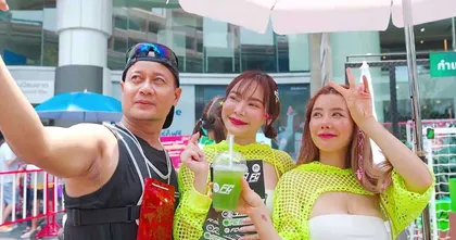 FC Mobile ยกขบวนอินฟลูฉลองสงกรานต์ จัดเต็มความสนุกถึงสีลม
