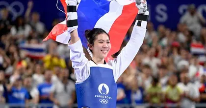 ส่องคอมเม้นต์ เมื่อสื่อนอกบอก 'เธอชื่อเทนนิส มีพี่น้องชื่อโบว์ลิ่งกับเบสบอล และเธอก็ได้เหรียญทองจากเทควันโด'