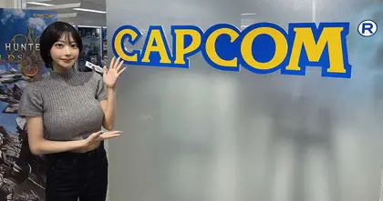 มันใหญ่มาก! เมื่อเลเยอร์สาวโพสต์ภาพอวดถ่ายคู่ป้าย Capcom แต่ชาวเน็ตดันโฟกัสผิดจุด