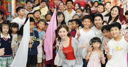 "แป้ง zbing z.” ชวน “เถ้าแก่น้อย” ลุย! จัด Fun Meet ฉลอง 20 ล้านซับ ยกก๊วนบุกฮาเบอร์แลนด์ สนุกครบทุกมิชชั่น
