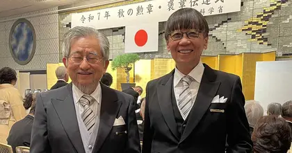 คุณ Yuji Horii ผู้สร้างเกม Dragon Quest และ อ.Go Nagai ผู้วาด Devilman ร่วมรับเครื่องราชอิสริยาภรณ์ที่มอบให้ผู้สร้างแรงขับเคลื่อนสังคมญี่ปุ่น